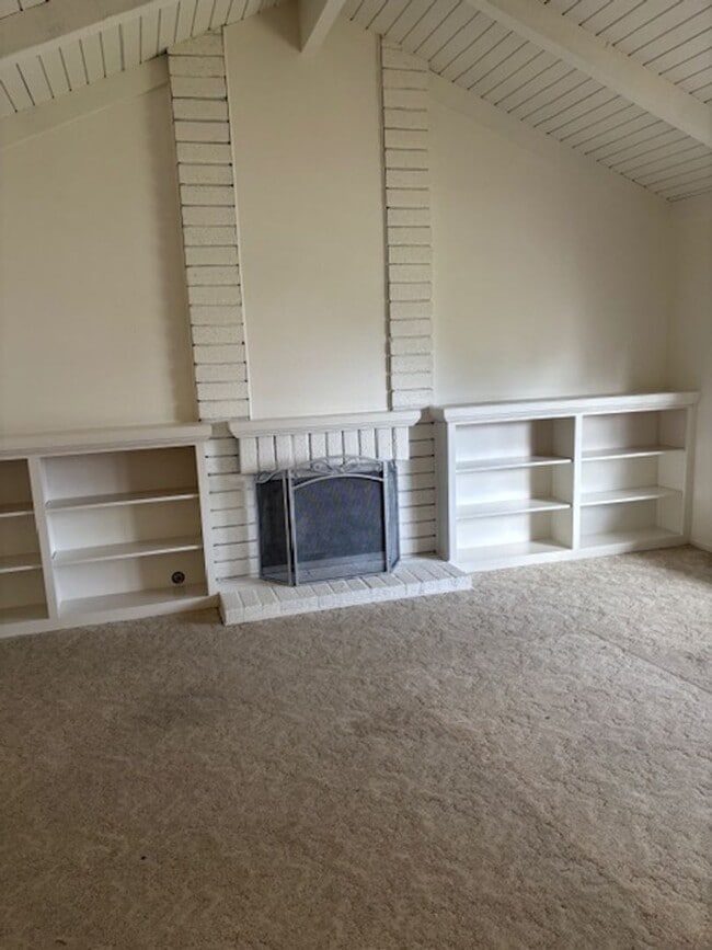 Building Photo - Comfortable Single Story Home