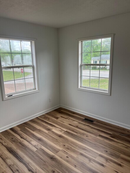 Building Photo - 111 Paint Rock Ferry Rd