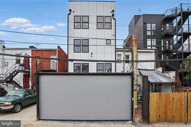 Building Photo - 3923 14th St NW