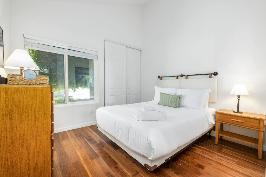 Building Photo - 1023 Sea Village Dr