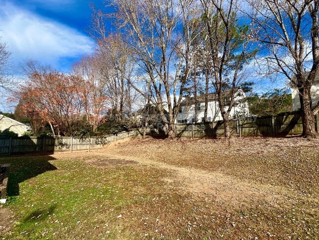 Building Photo - 213 Piney Woods Ln