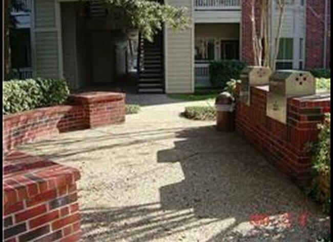 Building Photo - 1330 Old Spanish Trl