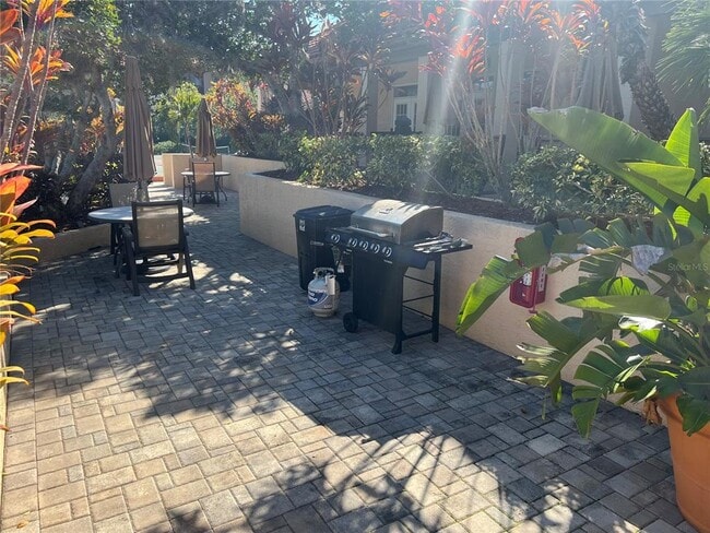 Building Photo - 2400 Feather Sound Dr