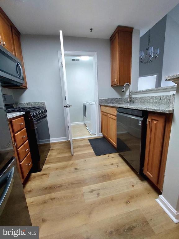 Building Photo - 21228 McFadden Square