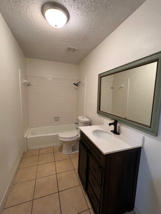 Building Photo - 5901 Larry Dr