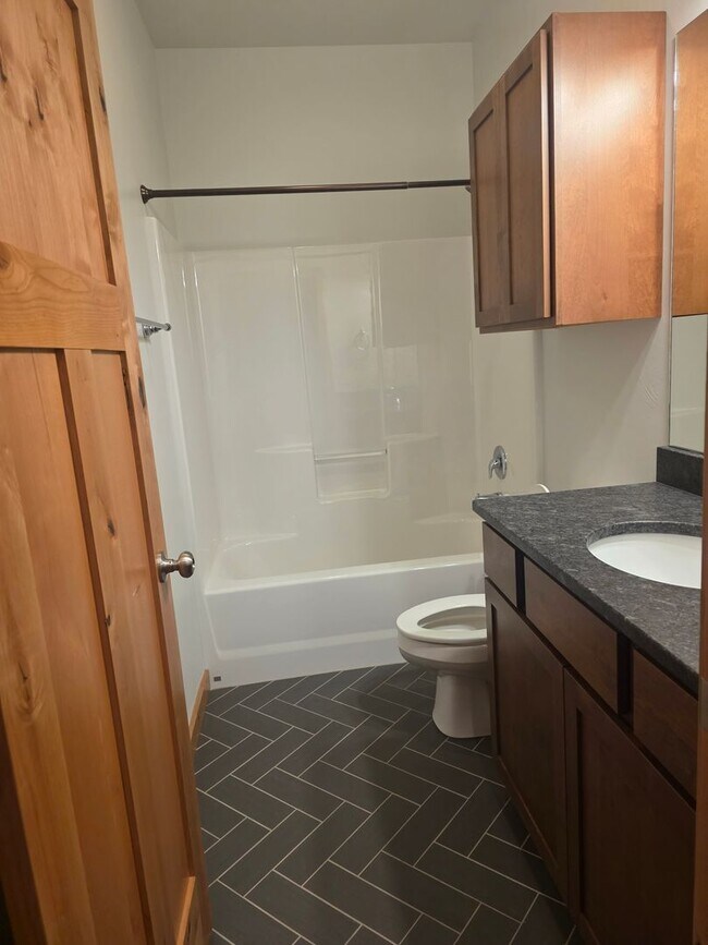 Building Photo - 16 Voyager Ln