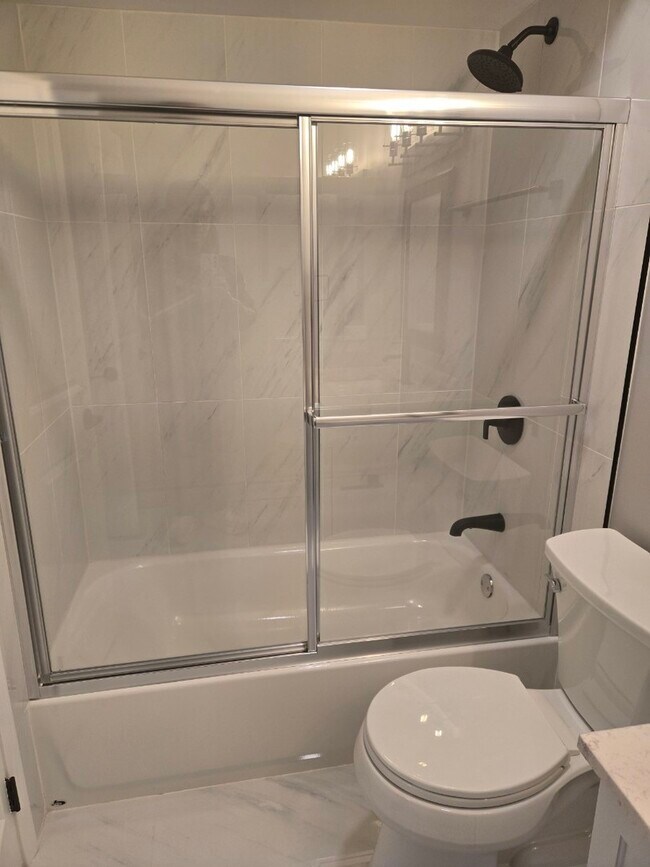 Building Photo - 456 W Inverrary Ln