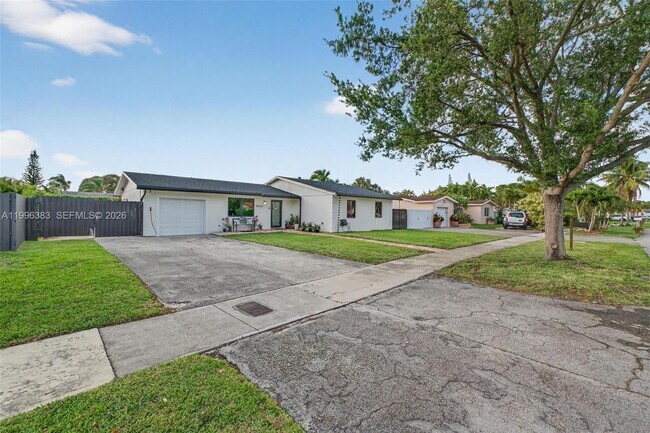 Building Photo - Southwest 74th Street, Miami, FL 33183 - 3 BR 2 BA single-family home