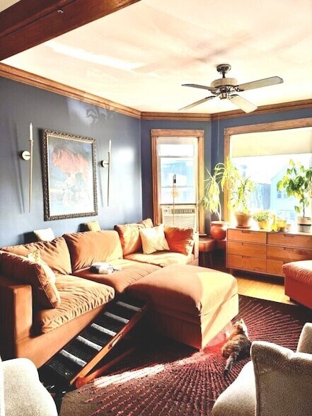 Building Photo - 3818 W Diversey Ave