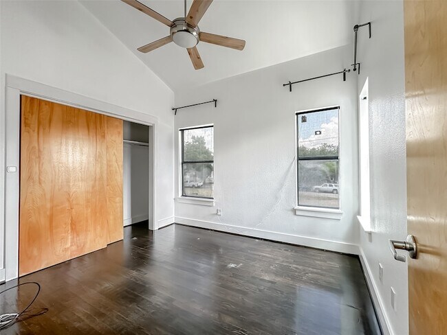 Building Photo - 417 S Beacon St