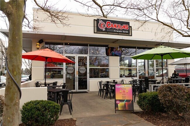 Building Photo - 9040 Main St