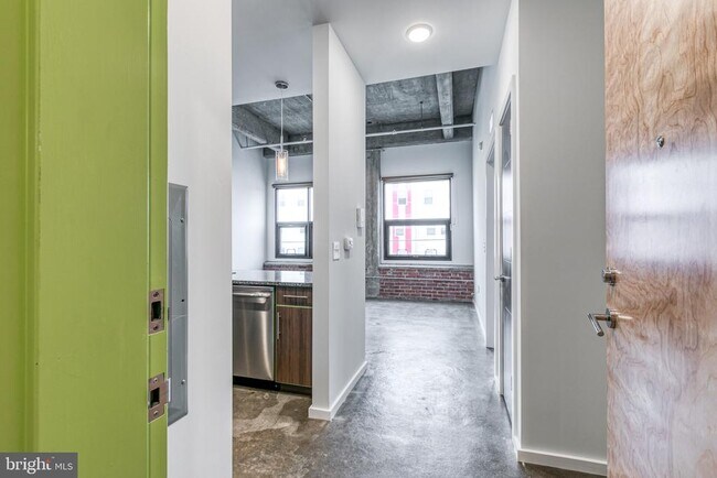 Building Photo - 4800 Brown St