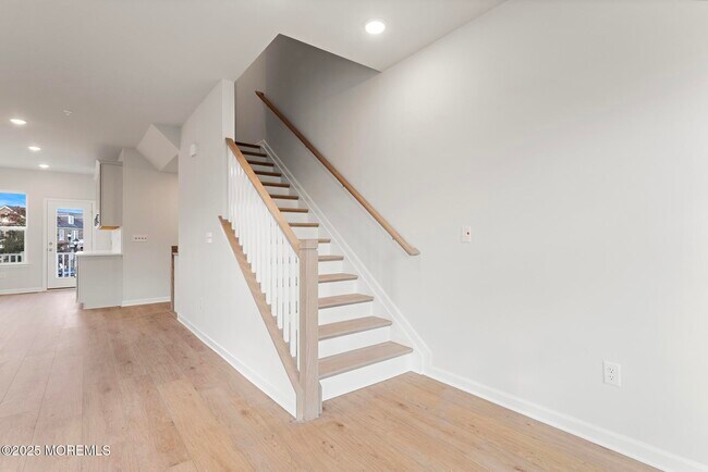 Building Photo - 20 Barton Ave