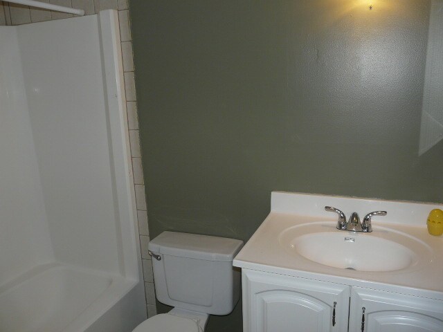 Building Photo - 3208 Russett Dr