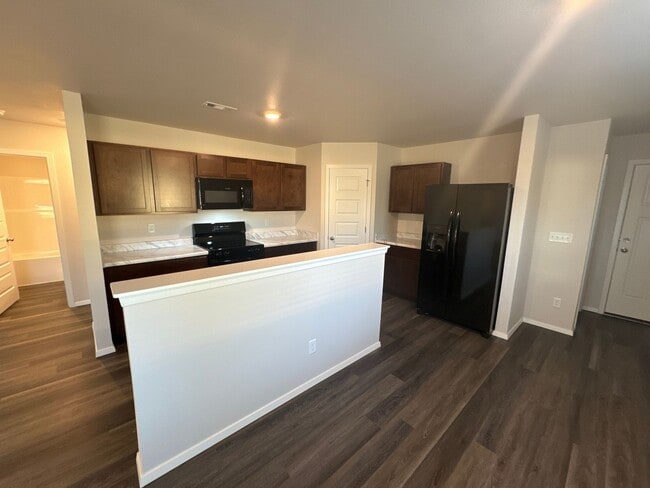 Building Photo - Preleasing Now — Beautiful 3 Bed / 2 Bath Home in Barberry Court!