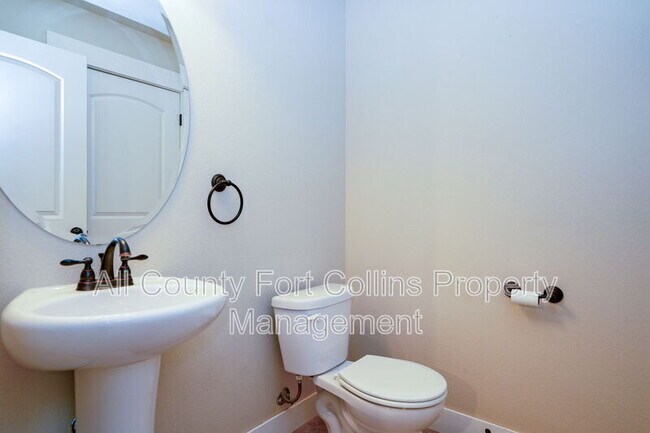 Building Photo - 5020 Cinquefoil Ln