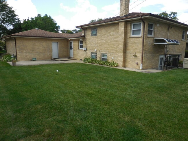 Building Photo - 33 N Rammer Ave