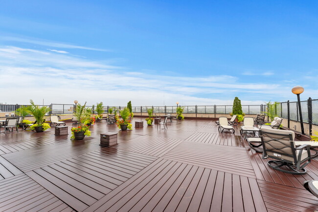 Rooftop Deck with stellar city views! - 4515 Willard Ave