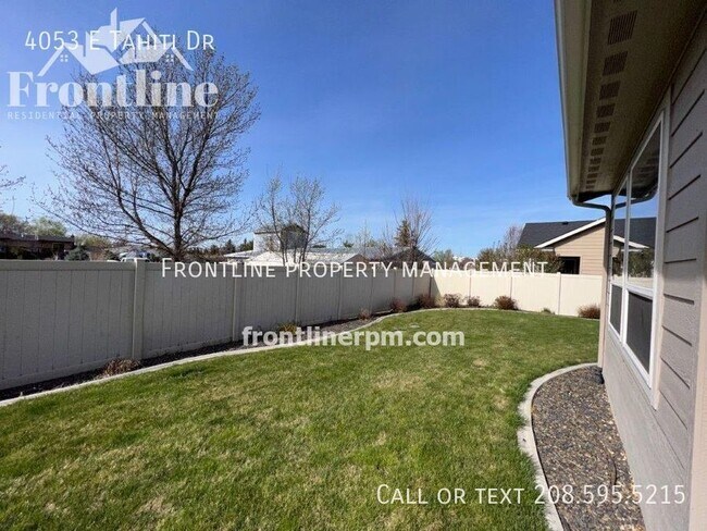 Building Photo - 4053 E Tahiti Dr