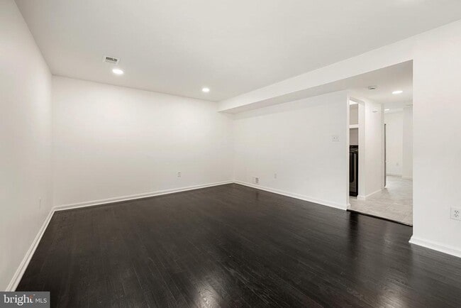 Building Photo - 14874 Emberdale Dr