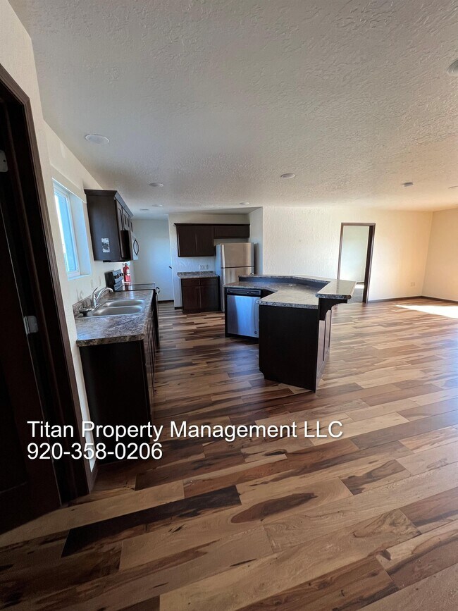 Building Photo - 3425 Logan Dr