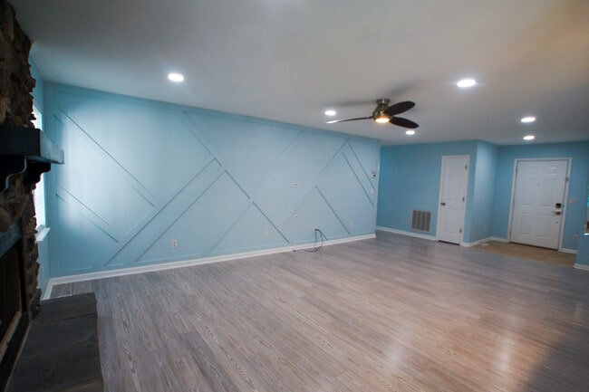 Building Photo - 5705 Katha Dr