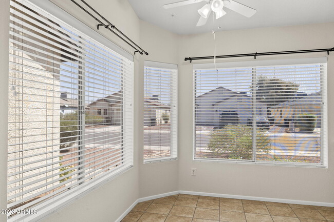 Building Photo - 11005 W Seldon Ln