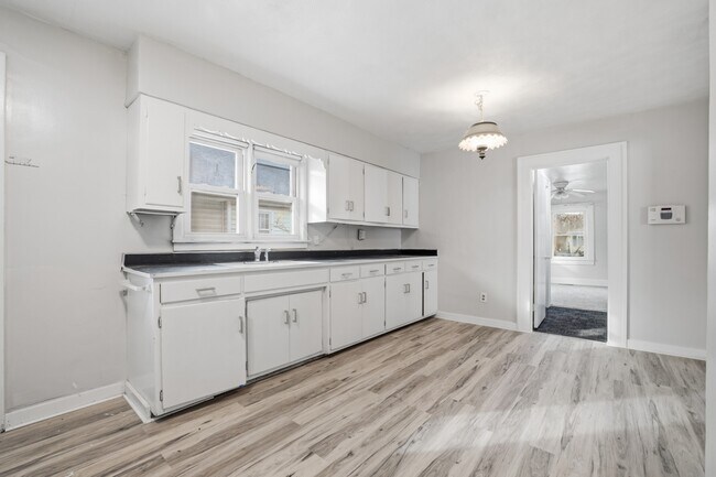 Building Photo - 1843 Ohio Ave