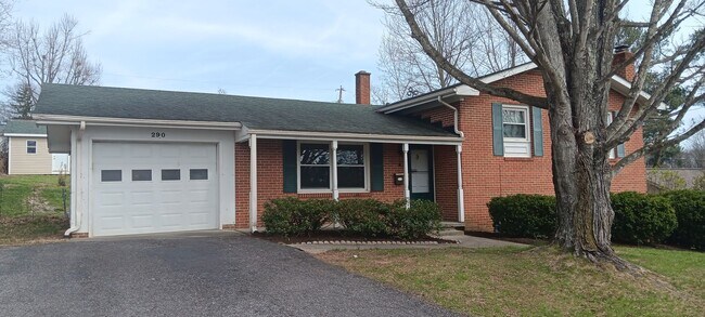 Building Photo - Christiansburg, 3 BR / 2 BA, Available Now