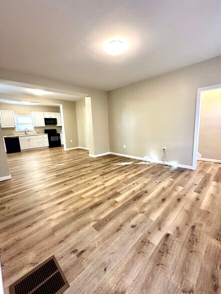 Building Photo - 381 Jefferson St