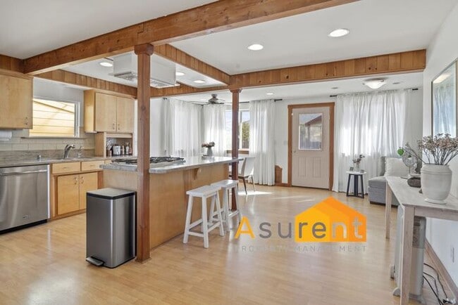 Building Photo - Amazing Fully Renovated Custom Furnished H...