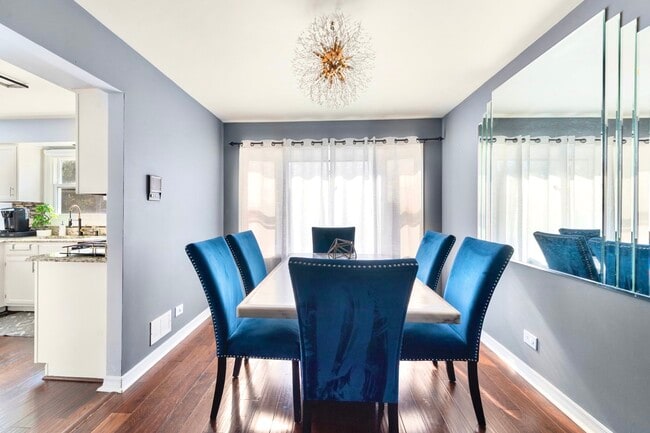 Building Photo - 1211 Diane Ln