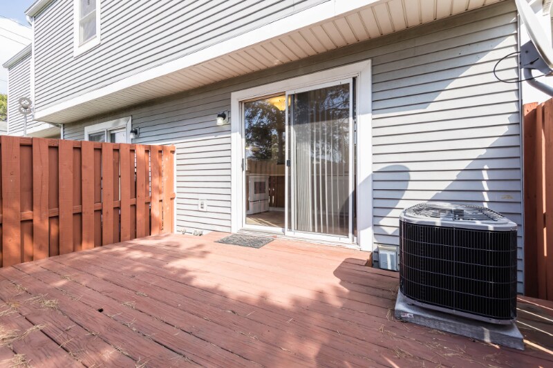 Building Photo - 818 Annagladys Dr