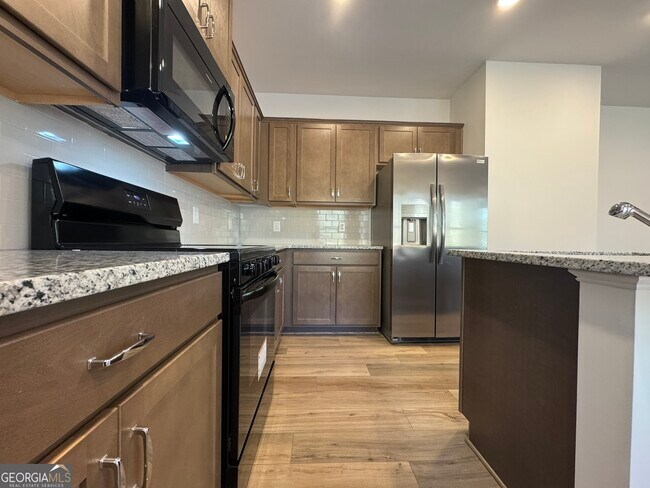 Building Photo - 190 Fair Oak Ln