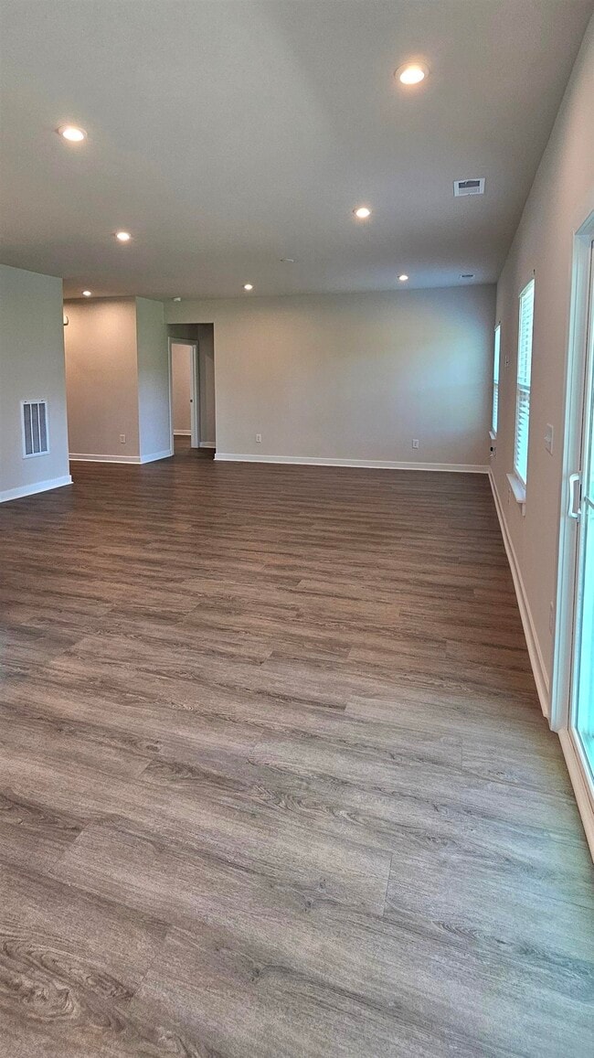 Building Photo - 2313 Hazel Wy