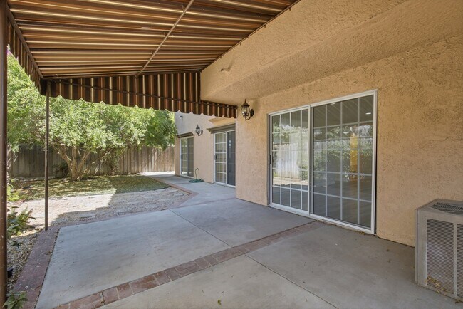 Building Photo - 19250 Oxnard St