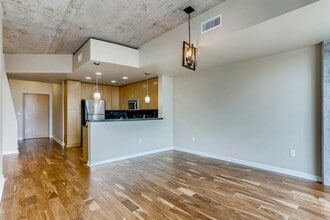 Building Photo - 360 Nueces St