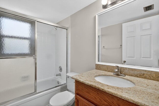 Building Photo - 14747 Cumberland Dr