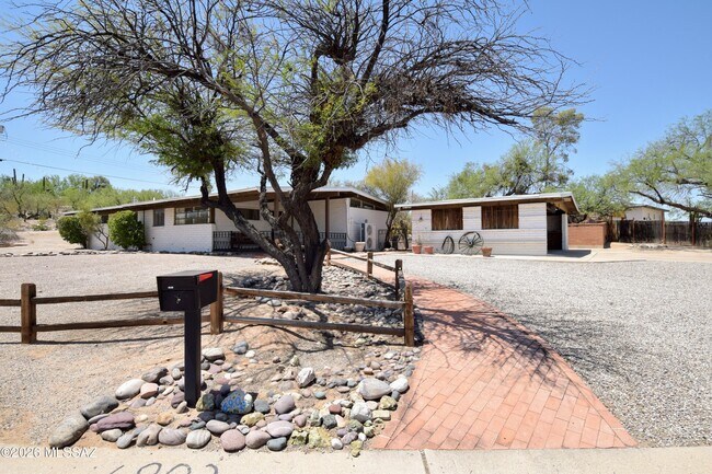 Building Photo - 6902 E Big Bear Dr