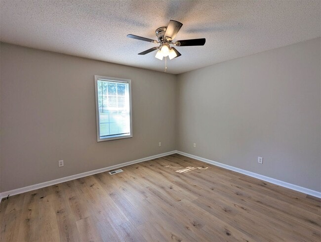 Building Photo - Lonesome Wind Way