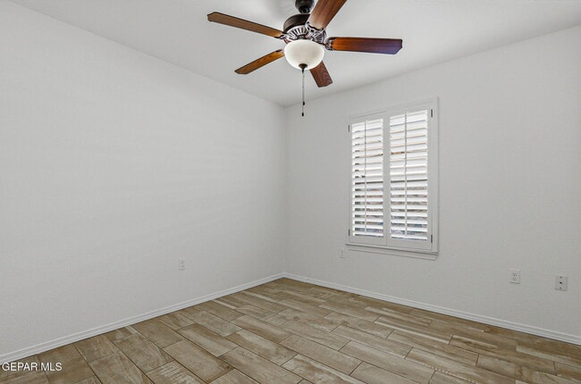 Building Photo - 14350 S Cave Ave