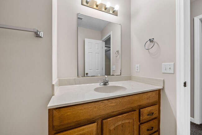 Building Photo - 3 Bedroom Pet friendly Home For Rent Near ...