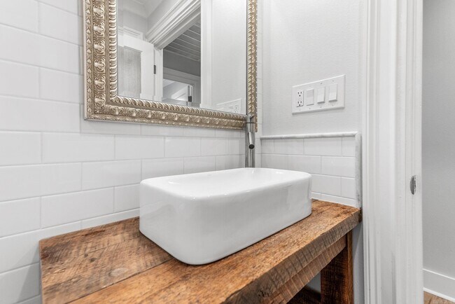 Building Photo - 1628 Pine Valley Rd