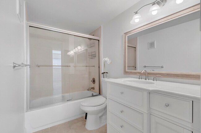 Building Photo - 15364 Lakes of Delray Blvd