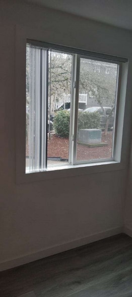 Building Photo - 17420 SW Shaw St