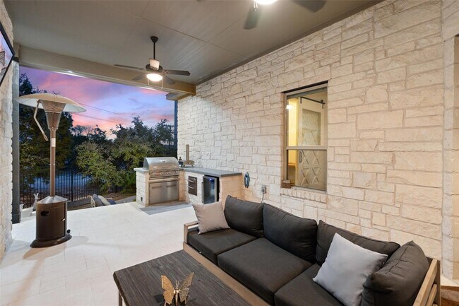 Building Photo - 216 Vista Village Cove