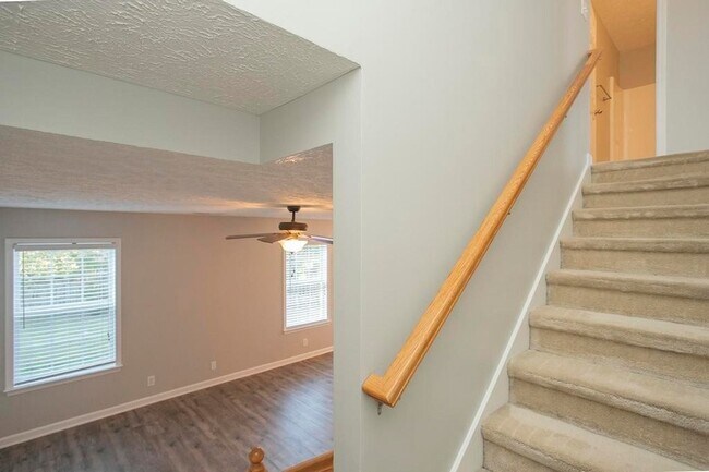 Building Photo - 1254 Lasalle Dr