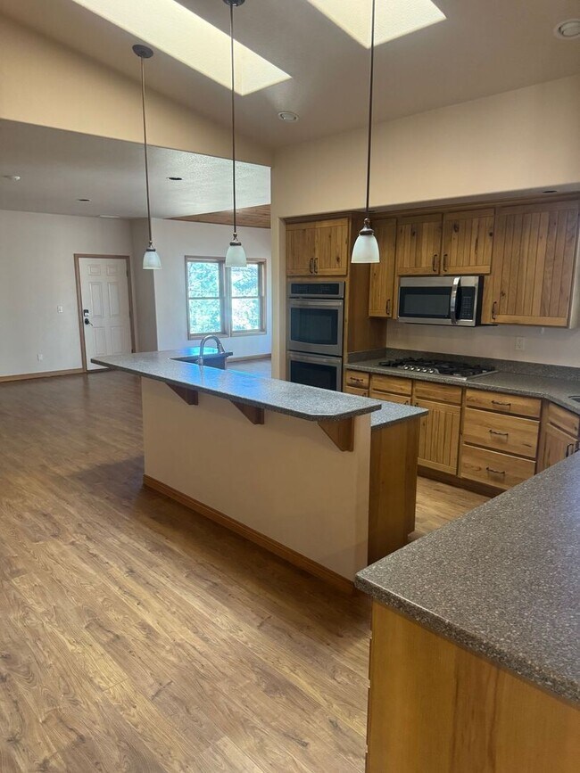 Building Photo - * LEASE PENDING Beautiful 4-Bedroom Home on Acreage | Peaceful Doney Park Living