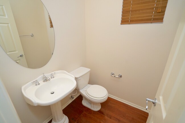 Building Photo - Creekside 4 Bedroom Home for Rent in Valen...