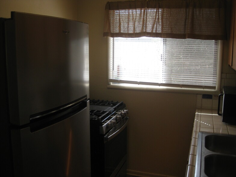 Building Photo - 6588 Split Rock Ave